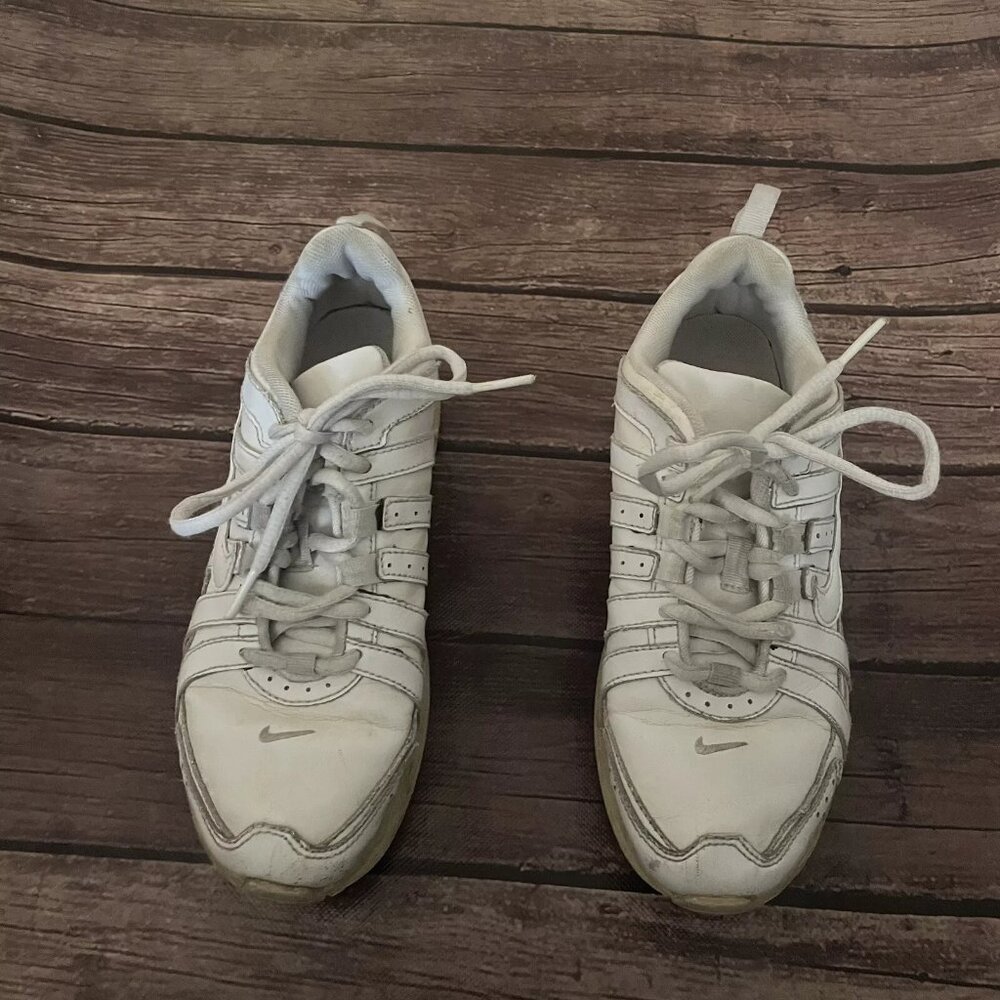 Nike Advantage Runner Running Shoes 386630-102 White Sneakers Girls 4 Youth Kids